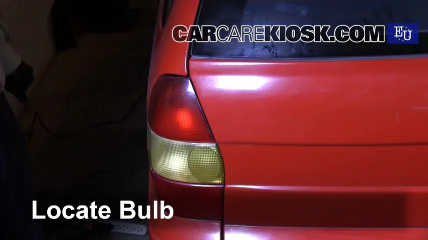 1999 Fiat Palio Weekend 1.2L 4 Cyl. Lights Tail Light (replace bulb)